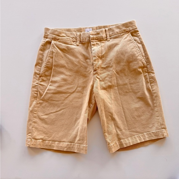 GAP Pants - Womens casual Chino yellow 10 inch shorts